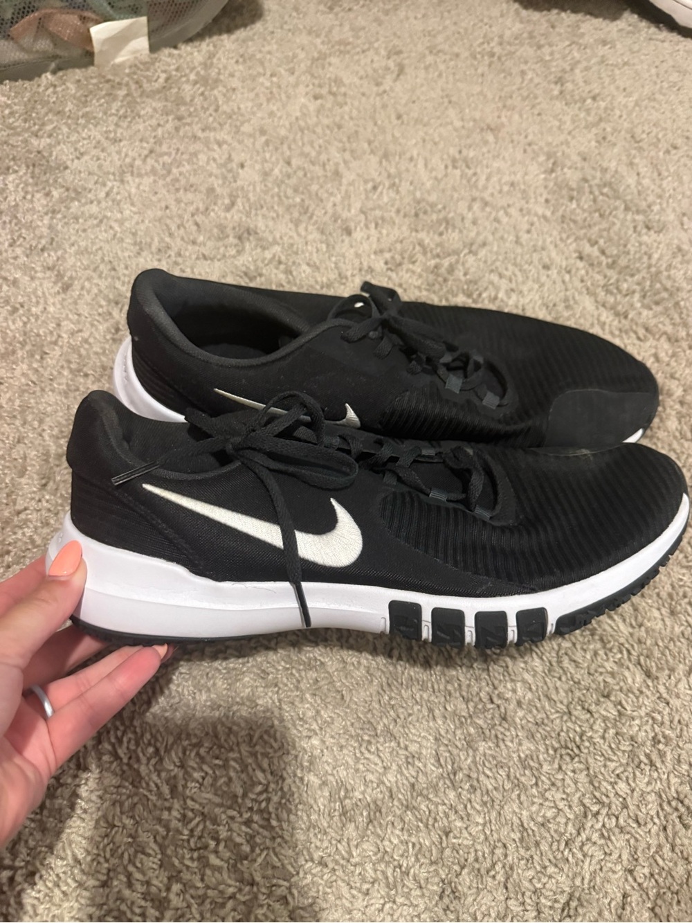 Nike Men's Black & White Athletic Running Shoes